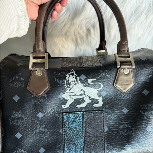 MCM vintage Black Lion Satchel - Picture 16 of 16